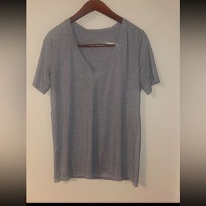 lululemon v neck tee
